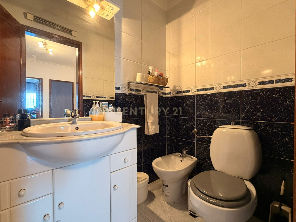 Apartamento T2 em Vialonga com Vista para o Rio - Image 15