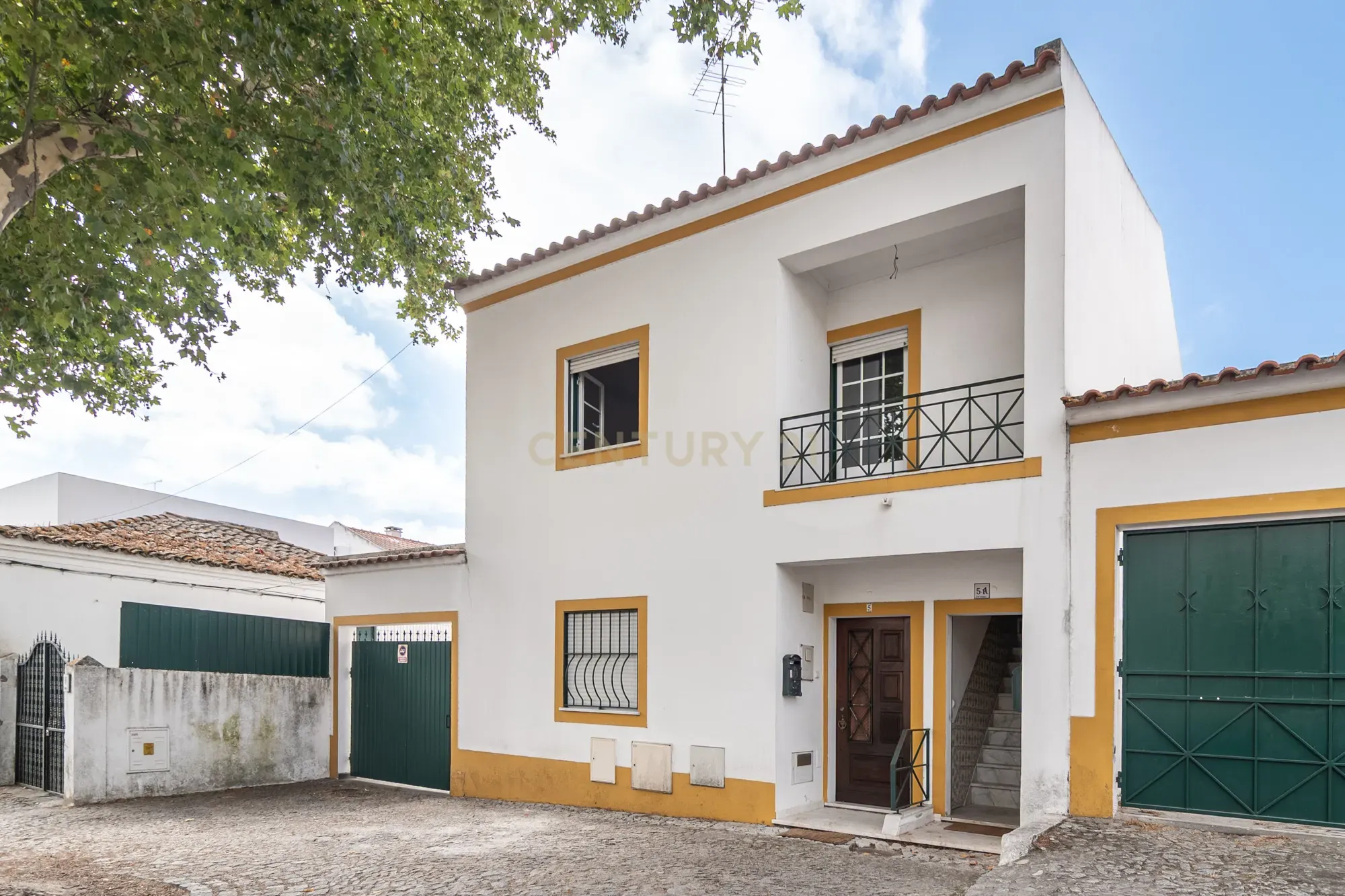 Moradia T2 no Centro de Évora (1º Andar)