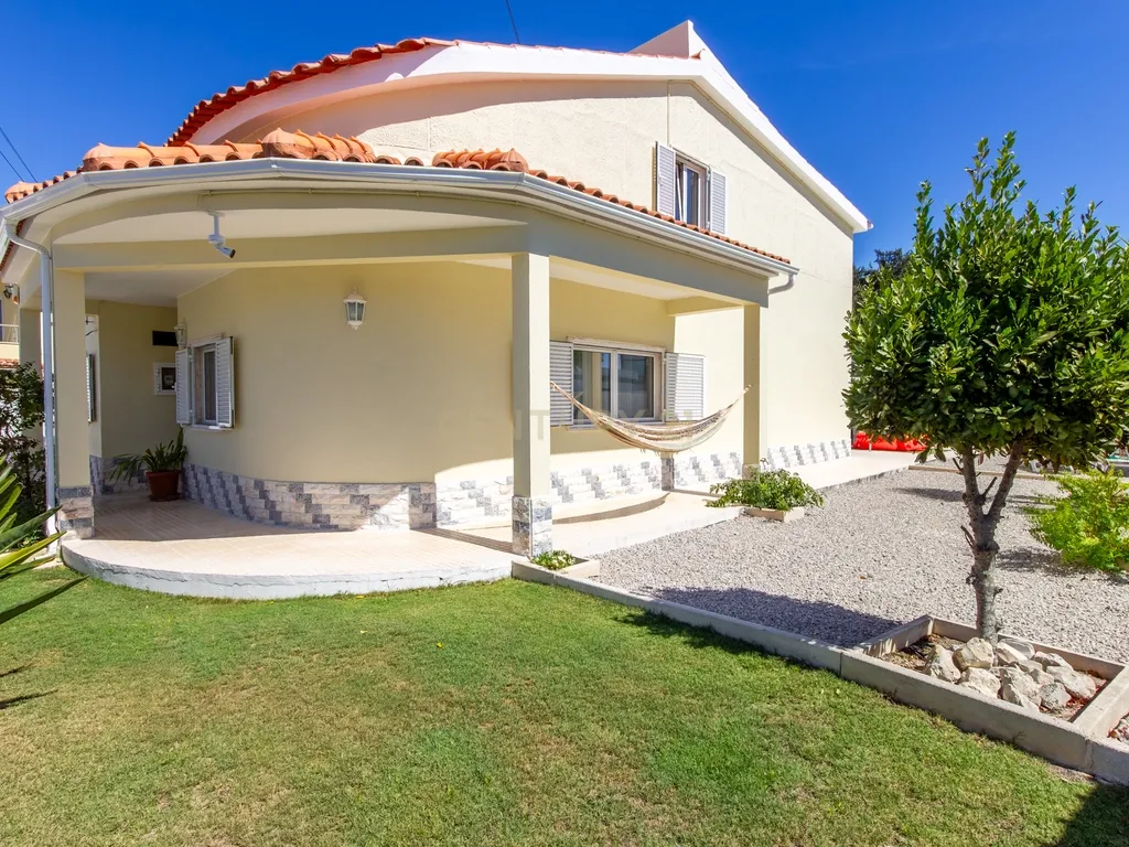 Moradia T6 na Quinta do Conde, Boa Água III - Image 1