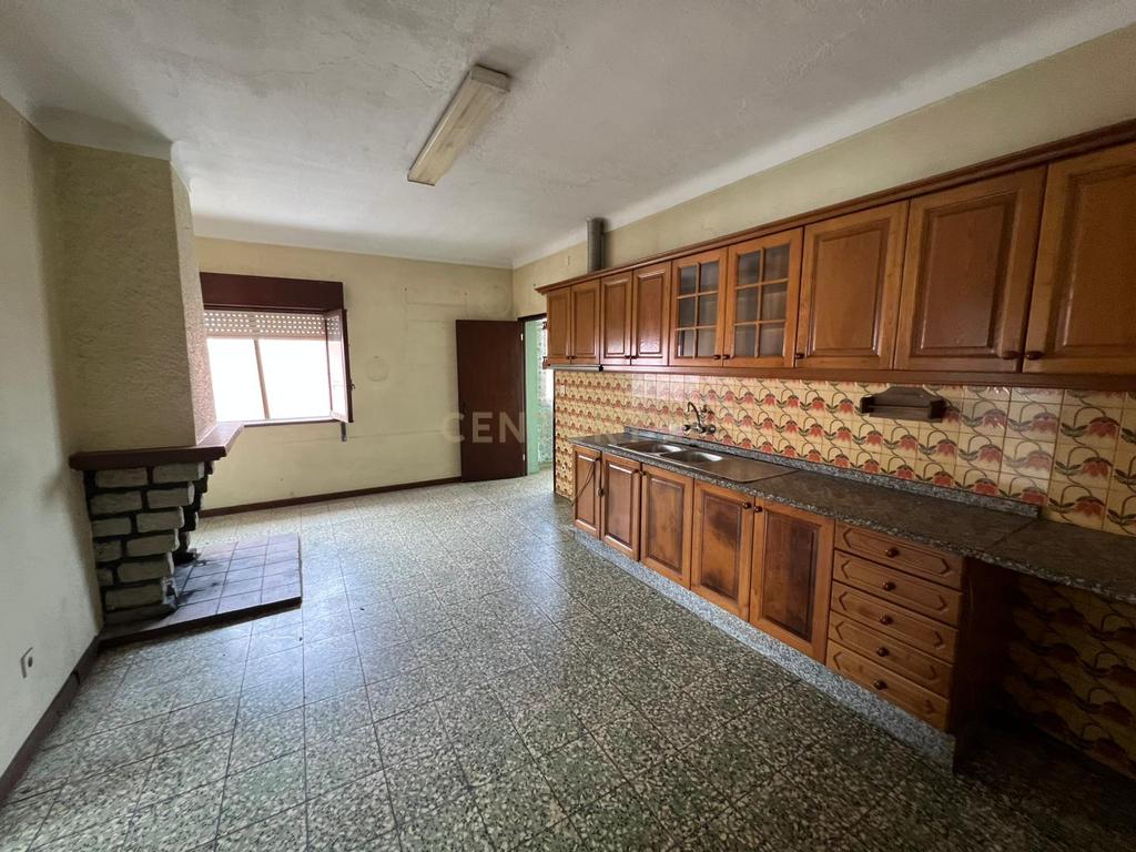🏡 Moradia Isolada de 4 Frentes – Vila Verde da Raia, Chaves - Image 10
