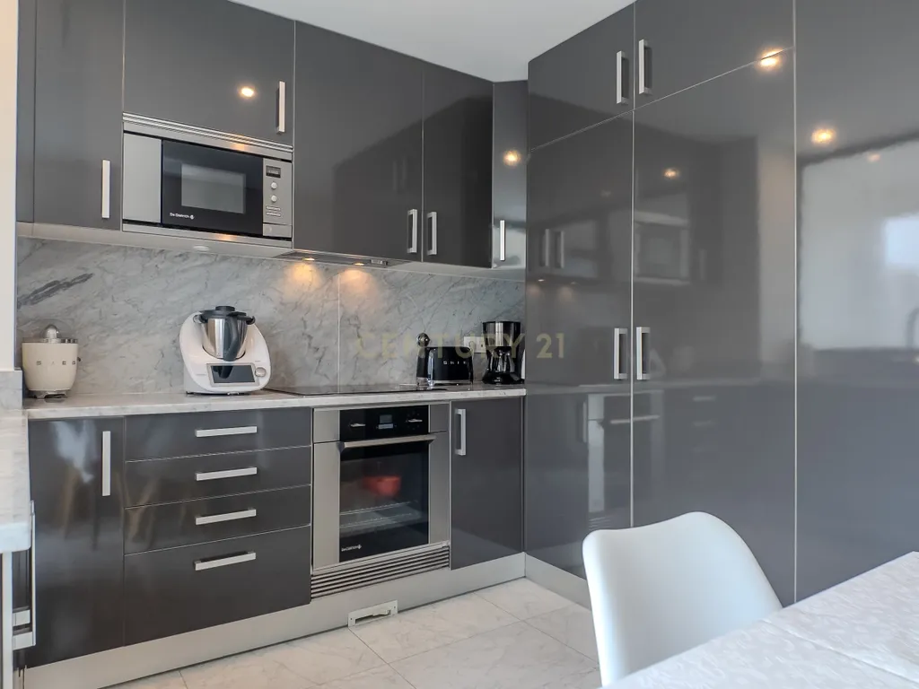 Apartamento T3 com Terraço, Varanda, Garagem | Último andar em Paranhos, Porto - Image 26