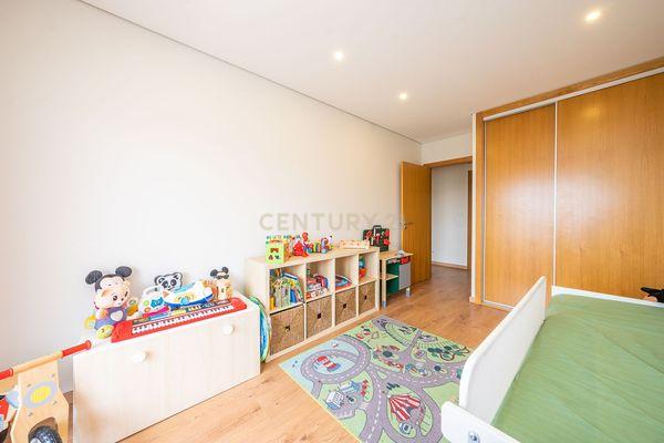 Apartamento T3 construído em 2019, com Varanda e Parqueamento, em Setúbal - Image 25