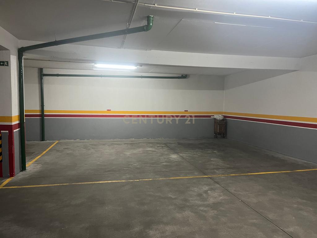 T2 com parqueamento e arrecadação -  Casas do Lago Serra de Carnaxide Amadora - Image 32