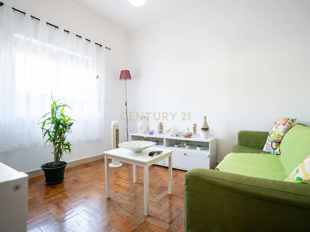 Moradia T5 em Casal de Cambra, Sintra - Oportunidade Única! - Image 11