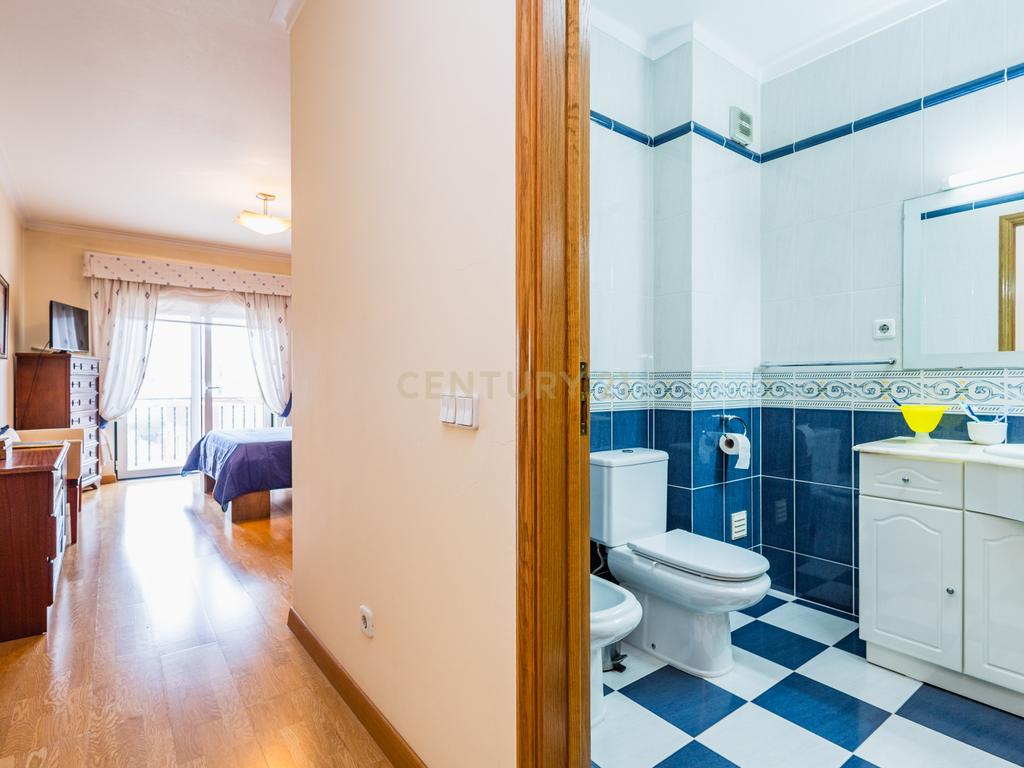 Apartamento T3 à venda em Cruz de Areia – Localização Privilegiada! - Image 21