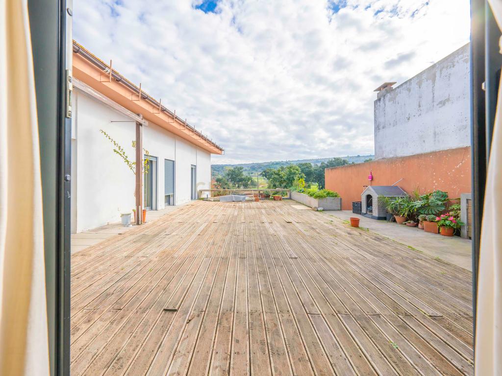 Moradia T5 Isolada, com Dois Pisos, Elevador e Terraço, com 800m2 de Terreno , na Quinta do Anjo, Palmela - Image 17