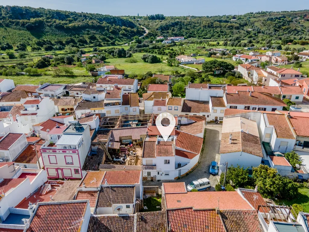Casa T2 em Faro, Lagos - Localização Privilegiada e Conforto - Image 27