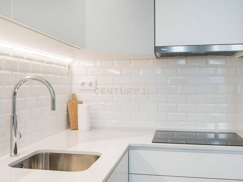 Apartamento T0 , com Licença AL, na Rua de Camões – Porto - Image 21