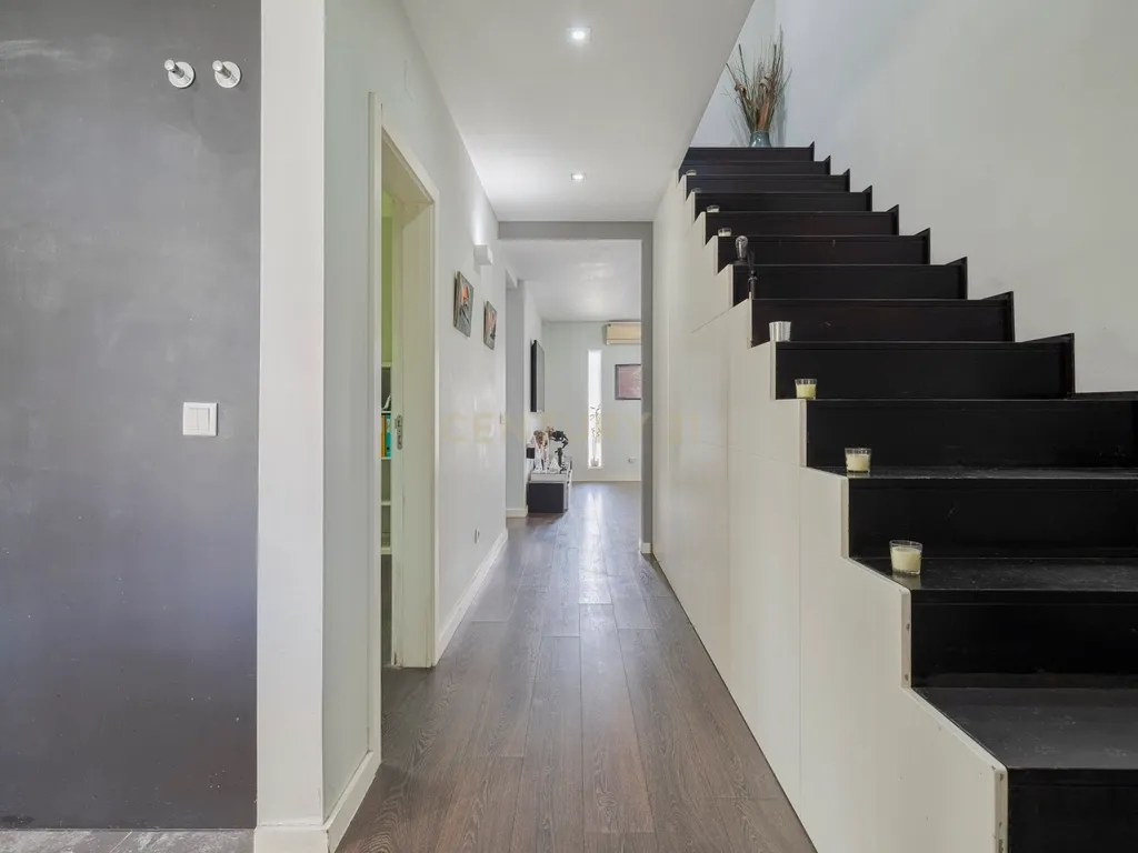 Moradia familiar T6 com anexo T1 independente, num lote com 510m² no Botequim – Charneca da Caparica, Almada - Image 17