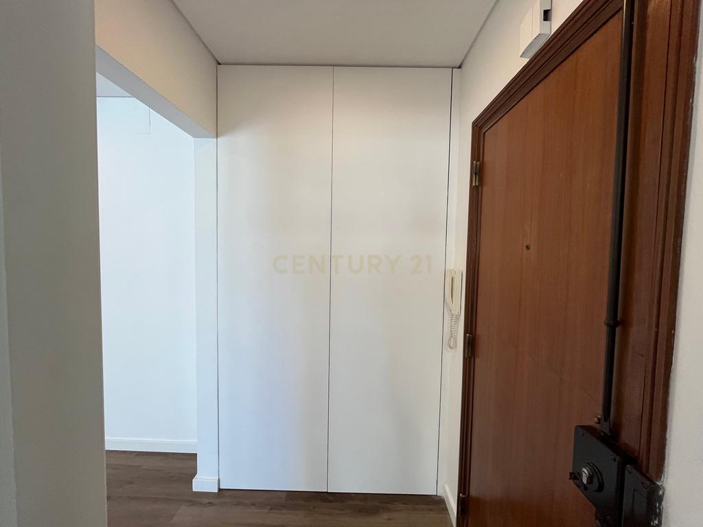 Apartamento T2 totalmente Remodelado. - Image 12