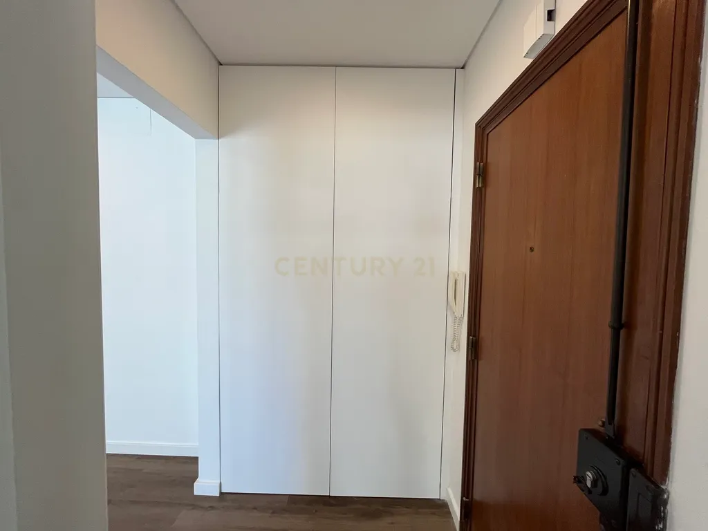 Apartamento T2 totalmente Remodelado. - Image 12