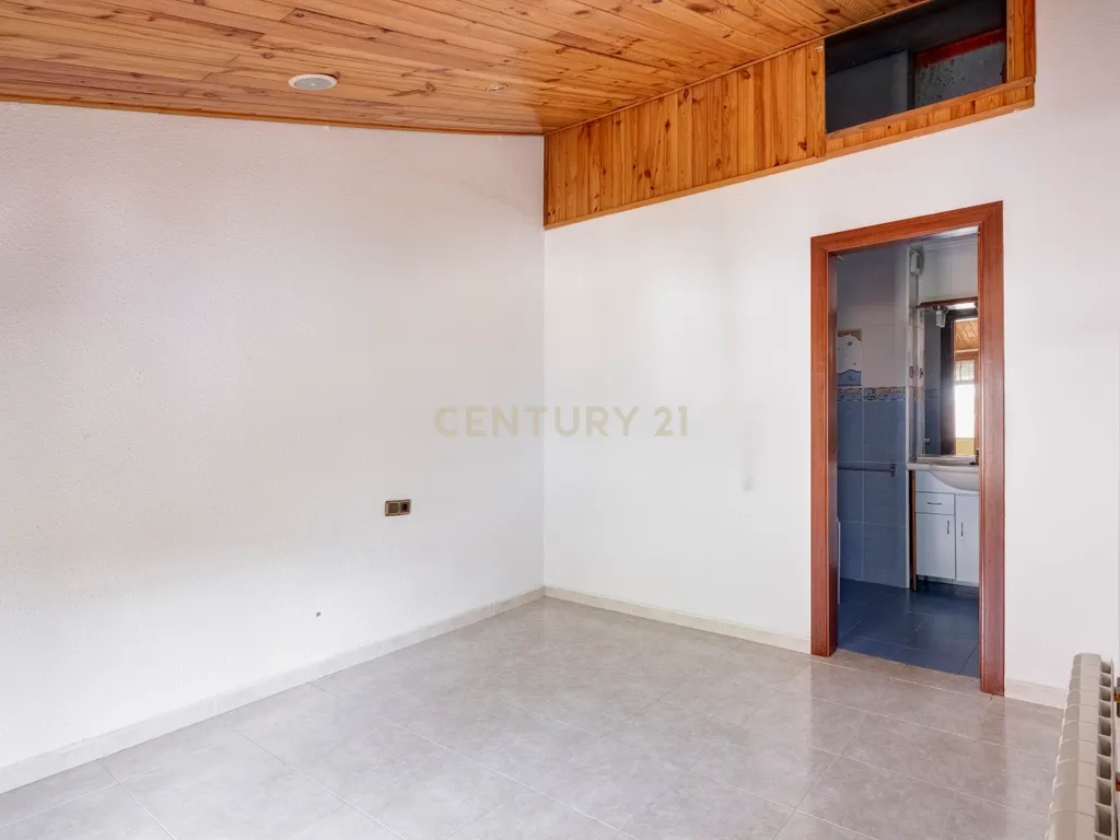 Crie a casa dos seus sonhos: duplex com terraço e múltiplas possibilidades. - Image 18