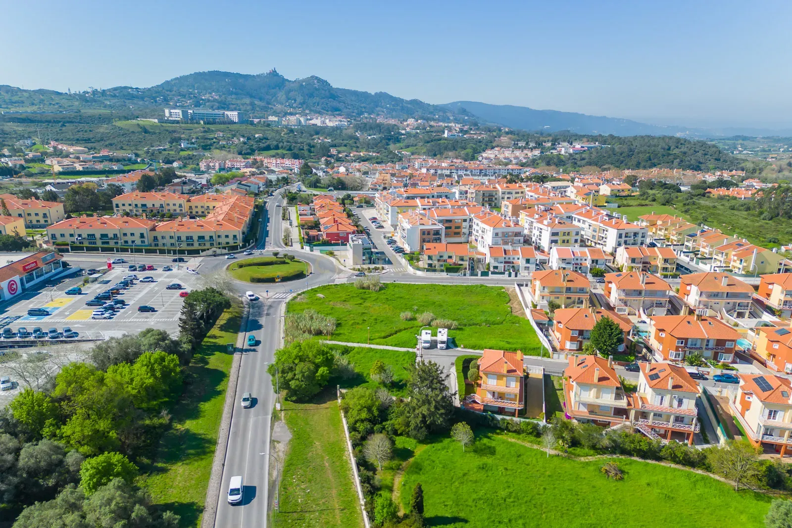 Sintra - Lourel, lote p/construção c/611m2 para moradia isolada área construção 240m2,  área implantação 120m2