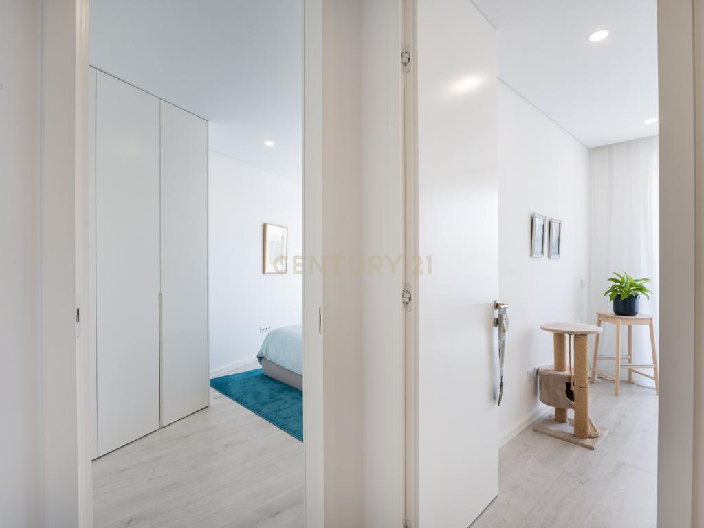 Luxuoso Apartamento Novo com Vista Parque em Lousada - Image 30