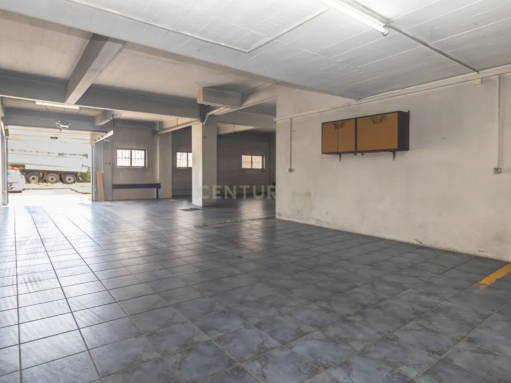 Apartamento T2 com Parqueamento, Elevador, Pronto a Habitar – Uma Oportunidade a Não Perder - Image 40