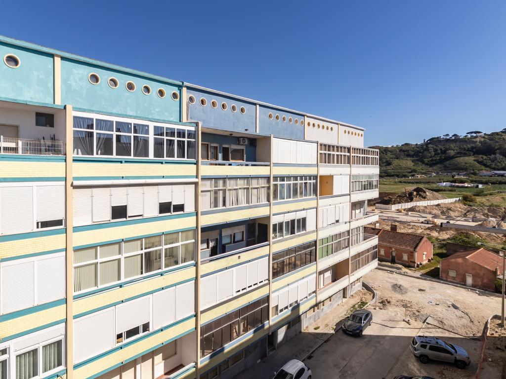 Apartamento T2 de 98m2 com Excelentes Áreas e 2 WC no Centro da Costa da Caparica - Image 36