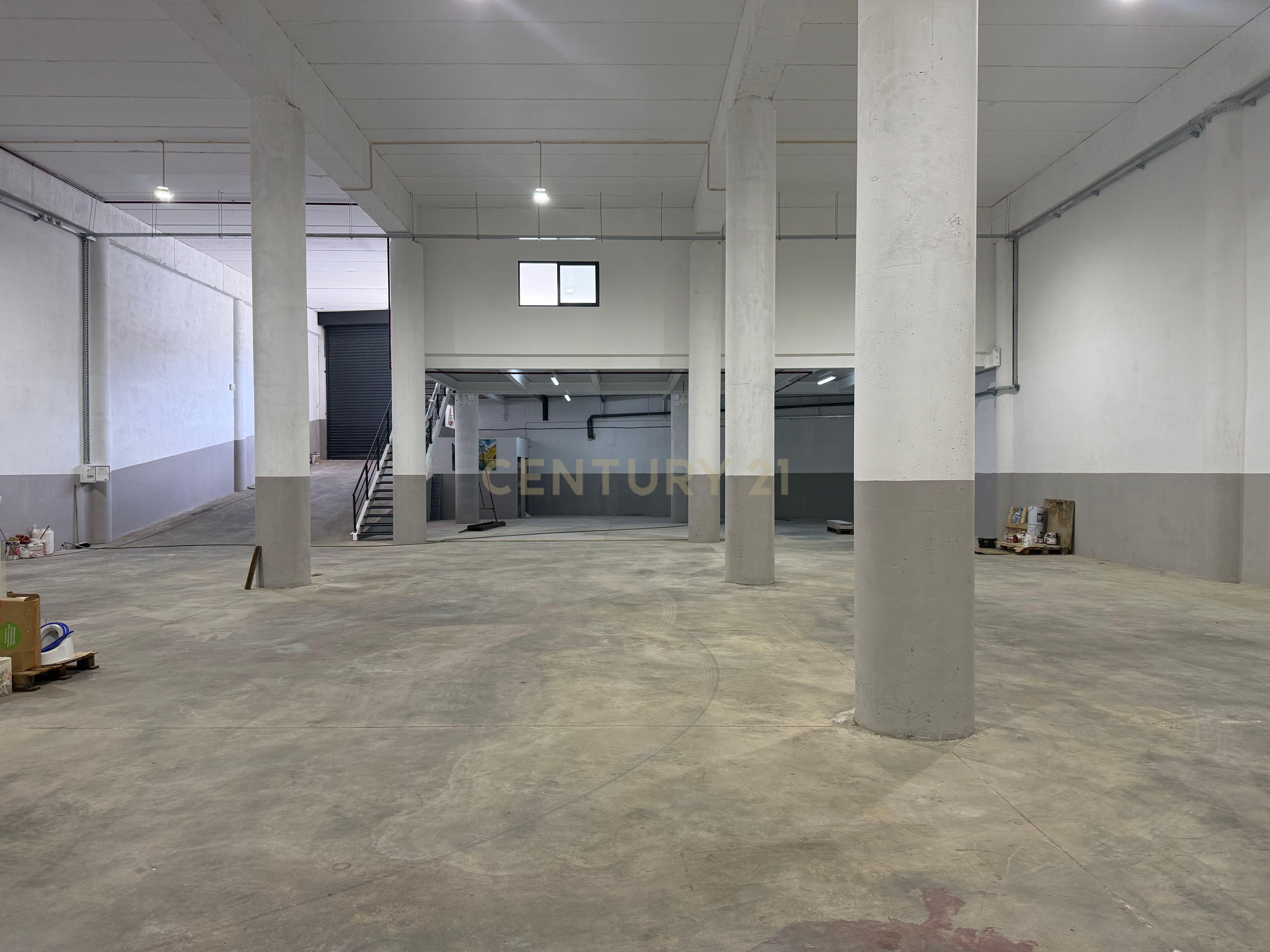 Fotografia 5 de ARMAZÉM INDUSTRIAL | SANTO TIRSO | INVESTIMENTO / LOGÍSTICA / COMÉRCIO E INDÚSTRIA