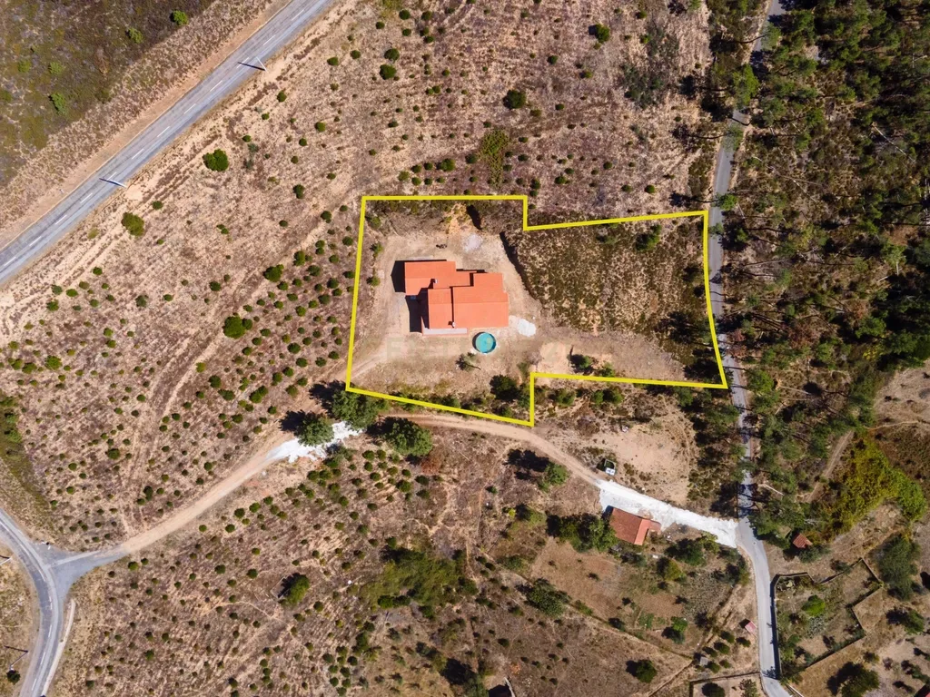 Espaço, Natureza e Tranquilidade: Moradia T6 em Cabril - Image 66