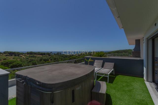 Luxuoso apartamento T3 duplex com Vista Panorâmica em Quinta de Santa Teresa, Charneca de caparica - Image 44