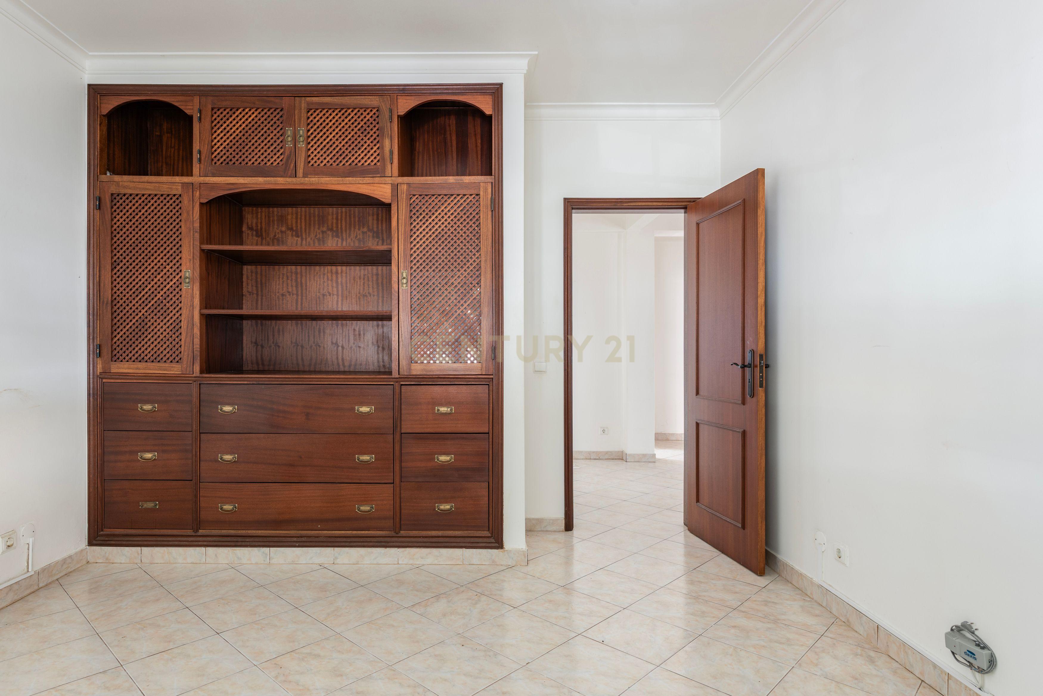MORADIA T4 ALGOZ - VALE VERDINHO - Image 11