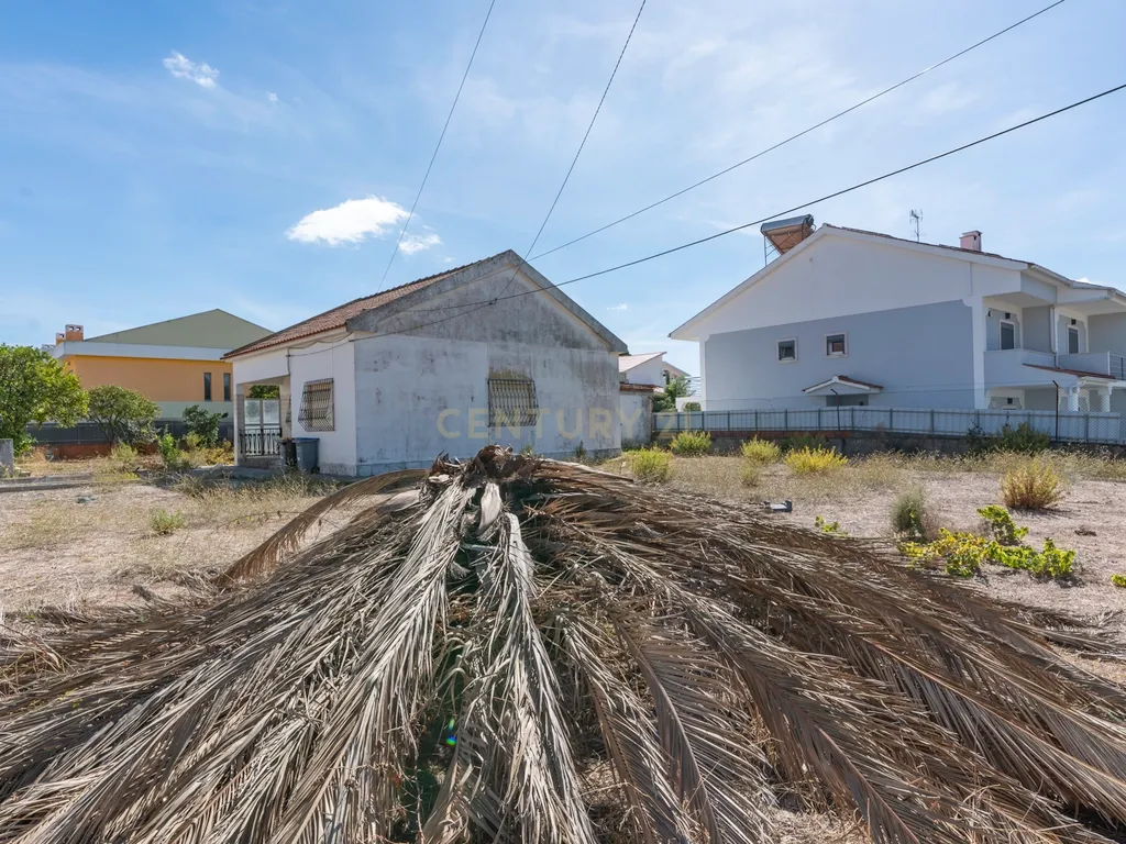 Moradia Isolada com Terreno de 1041 m² – Um Mundo de Possibilidades! - Image 90