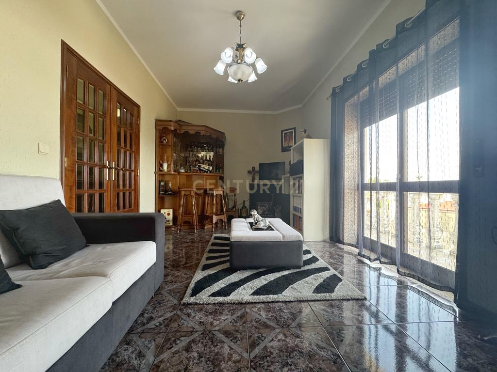Moradia com 3 Apartamentos com área exterior em Vilela, Paços de Ferreira - Image 20
