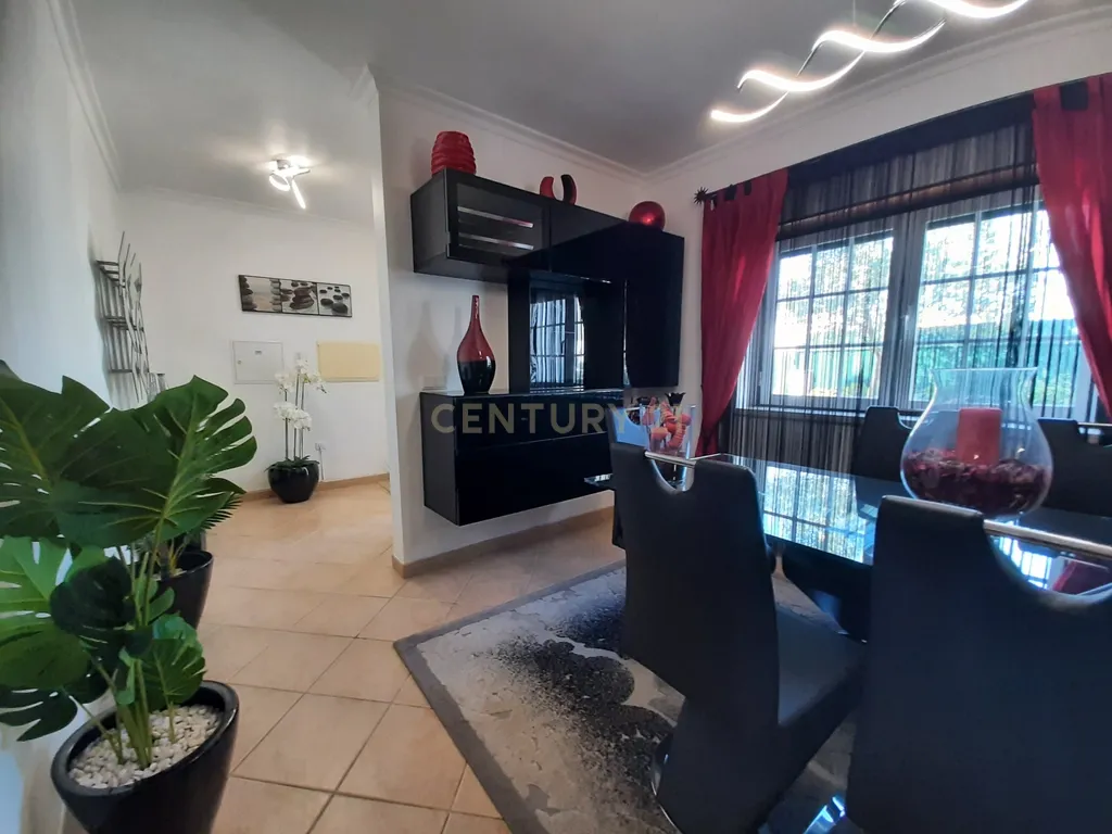 Moradia T3 na Lourinhã com Piscina Garagem e Churrasqueira - Image 39