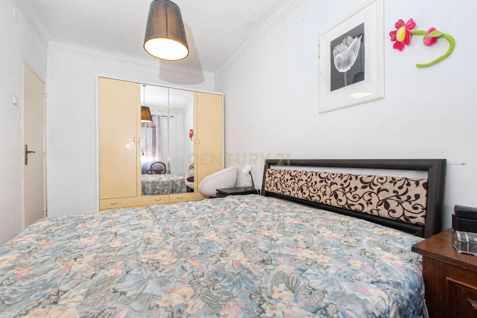 Fotografia 12 de Oportunidade de Investimento | Apartamento T3 convertido em T2 | Olival Basto