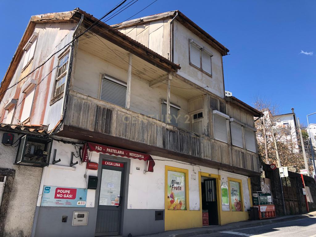 *Moradia para Reabilitação no Centro da Covilhã – Oportunidade Única* - Image 1