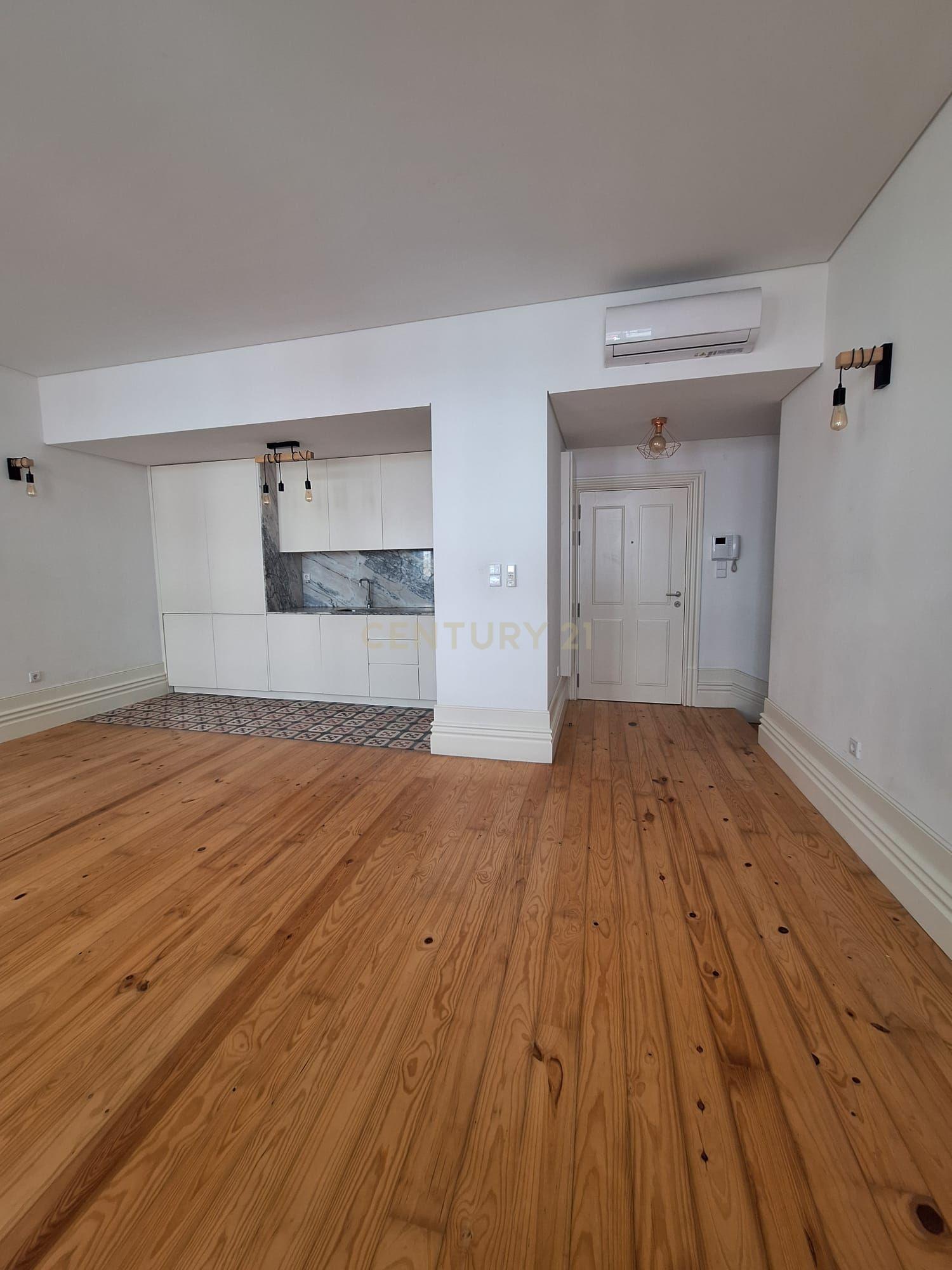 Apartamento T2 moderno na Rua do Bonfim, Porto. - Image 11