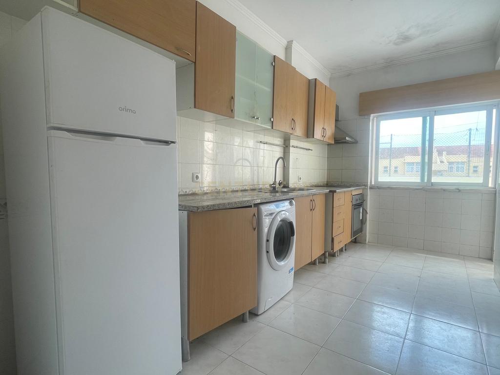 Apartamento T3, com Logradouro, em São Sebastião, Setúbal  - Image 4