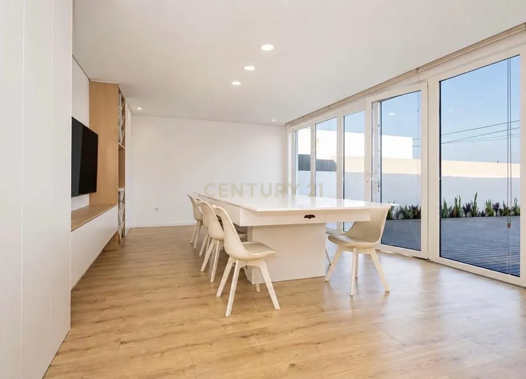 Moradia T4 Térrea de excelência com piscina e casa independente de 50m2 | Quinta da Marquesa - Image 46