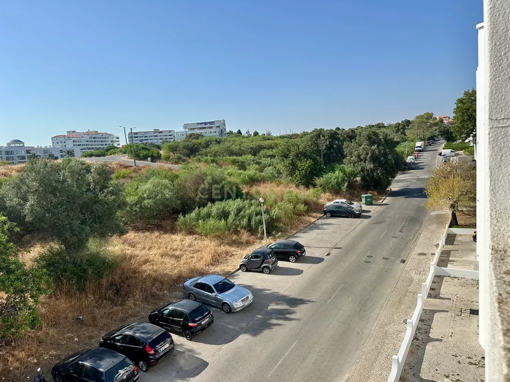 Apartamento T1 com 70 m² em Albufeira – Para Remodelar - Image 25