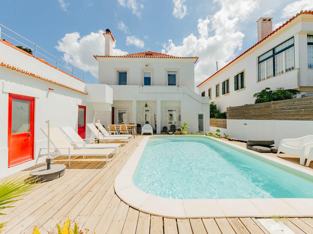 Moradia de Charme Renovada | Piscina | A 3 minutos da Praia da Parede - Image 5