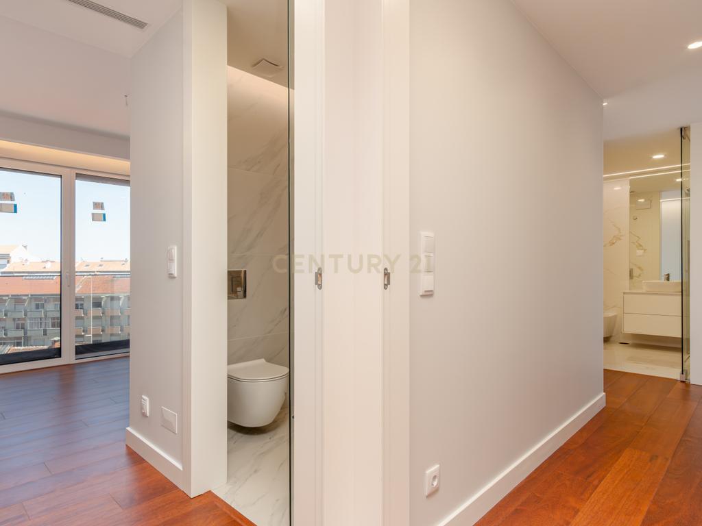 Empreendimento novo 2026, Apartamentos contemporâneos de elevado padrão. - Image 35