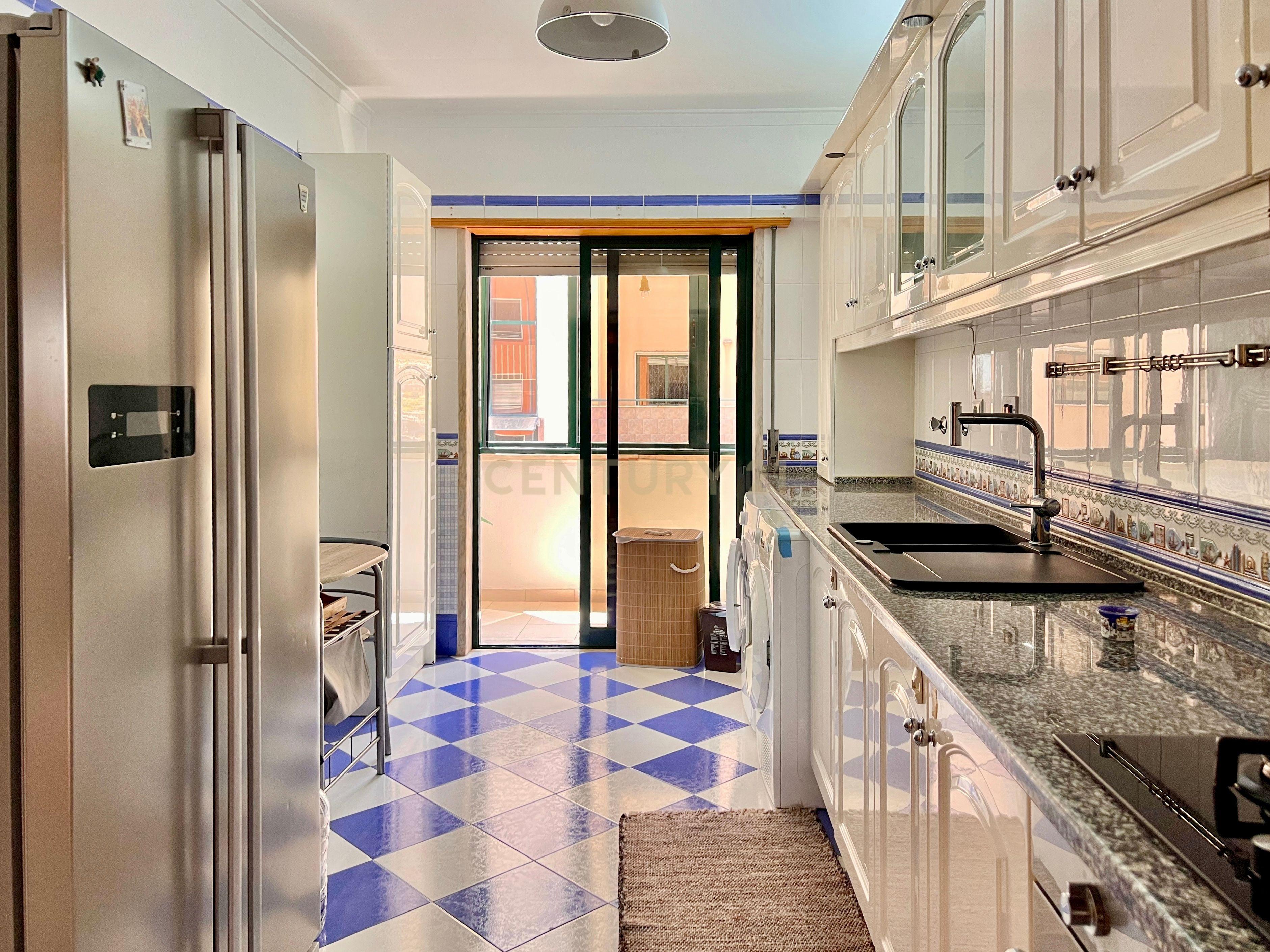 Fotografia 7 de Apartamento T2 Mobilado com Box em Outurela, Carnaxide