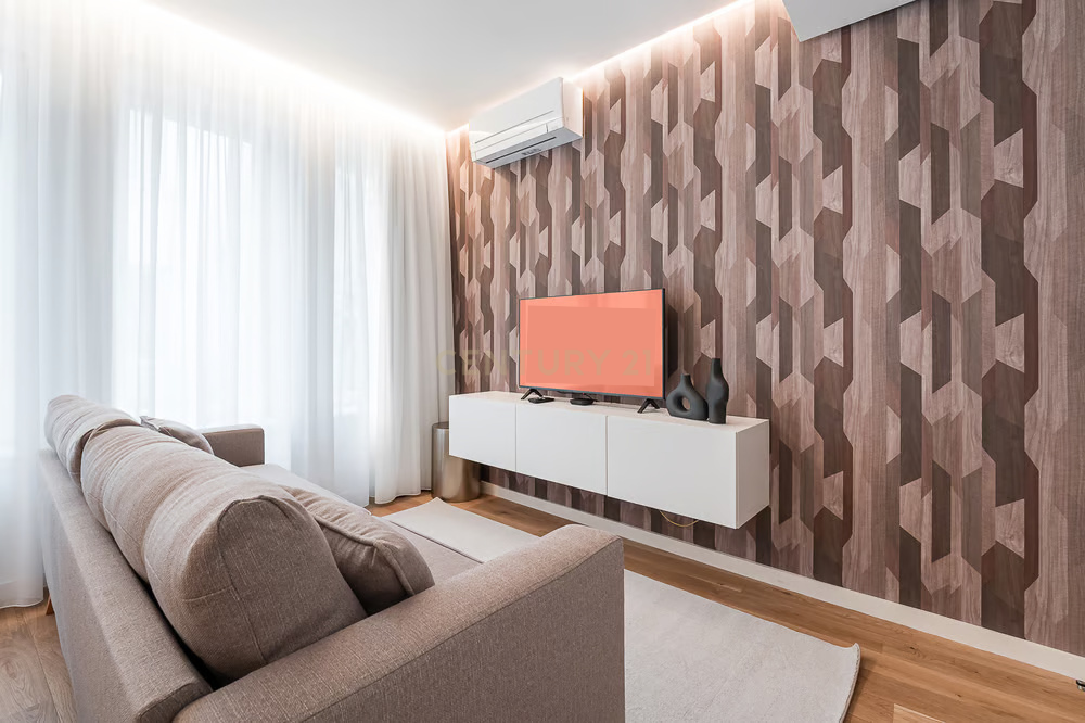 Apartamento T1 no Centro do Porto com Licença AL - Image 5