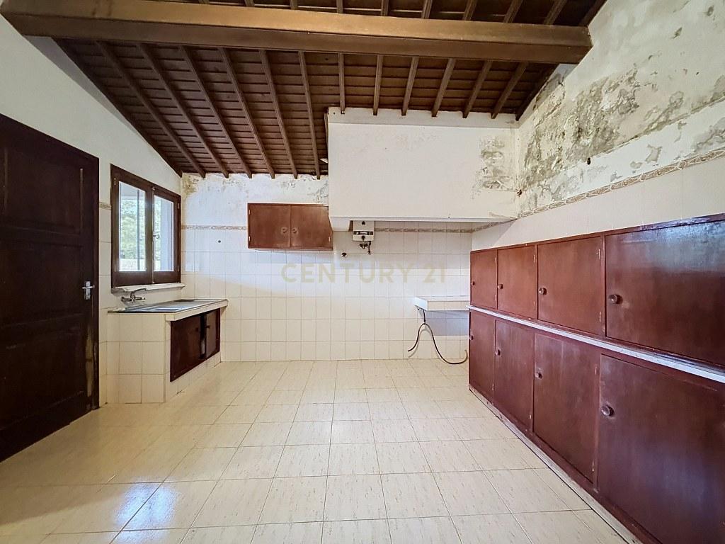 Moradia T3+1 térrea com garagem, jardim e amplo terreno — Aflitos, Fenais da Luz - Image 47