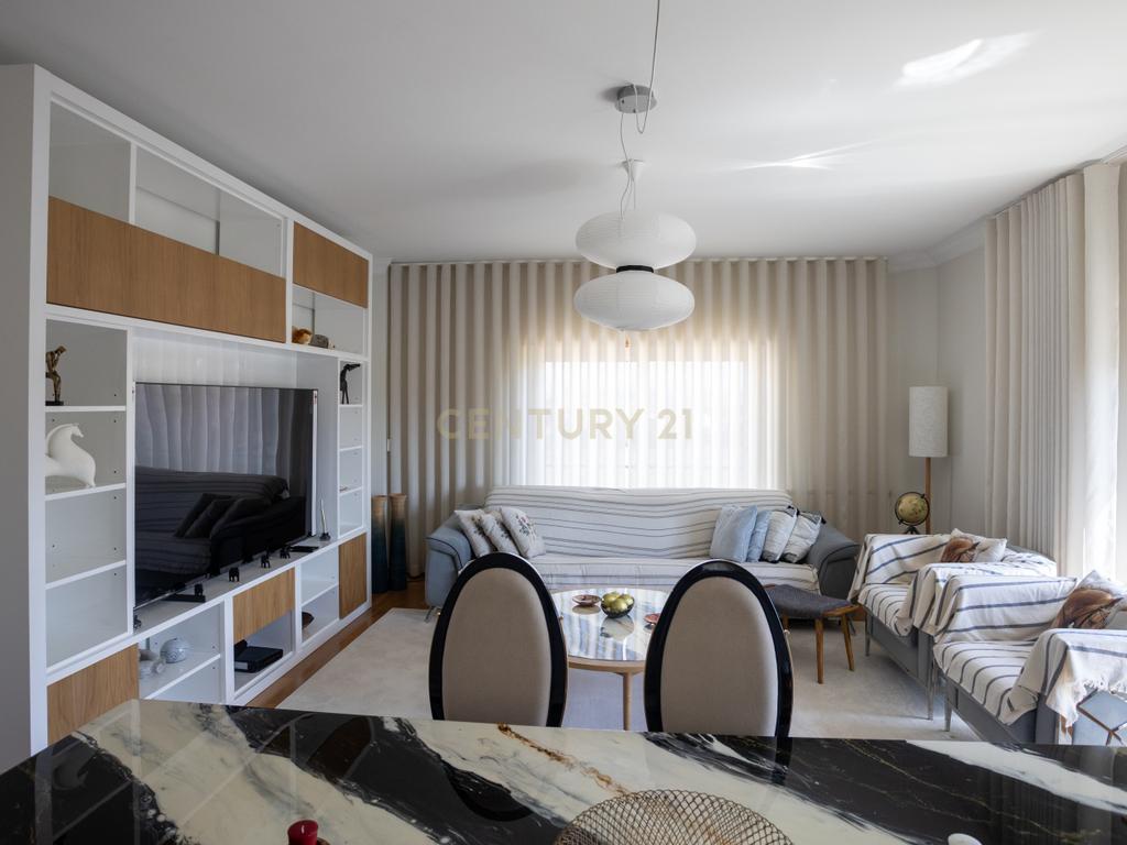 T3 com 160 m², Box para 2 carros e Arrecadação – Lumiar / Ameixoeira - Image 10