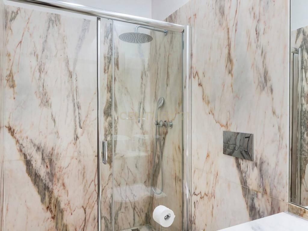 Apartamento T0 , com Licença AL, na Rua de Camões – Porto - Image 12