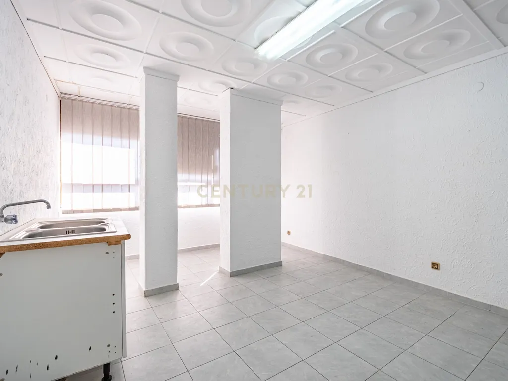 Estúdio na Venteira, Amadora - Localização central e acessível - Image 14