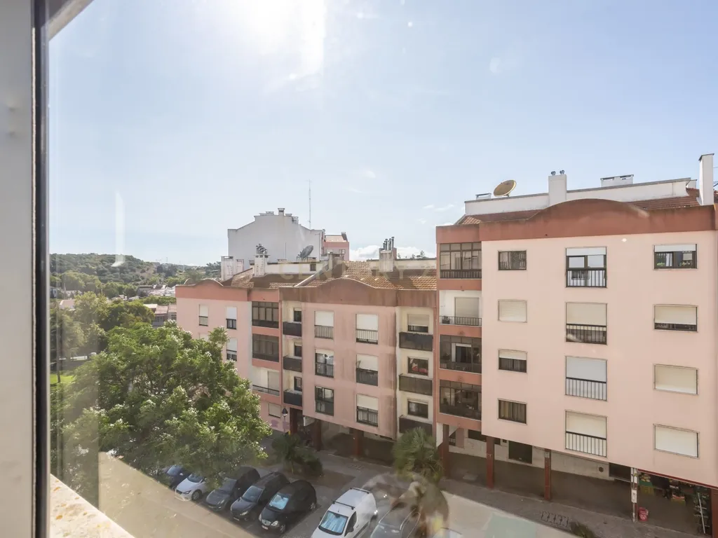 T3 em Belas com renovações em Sistema de Propostas Multiplas - Image 28