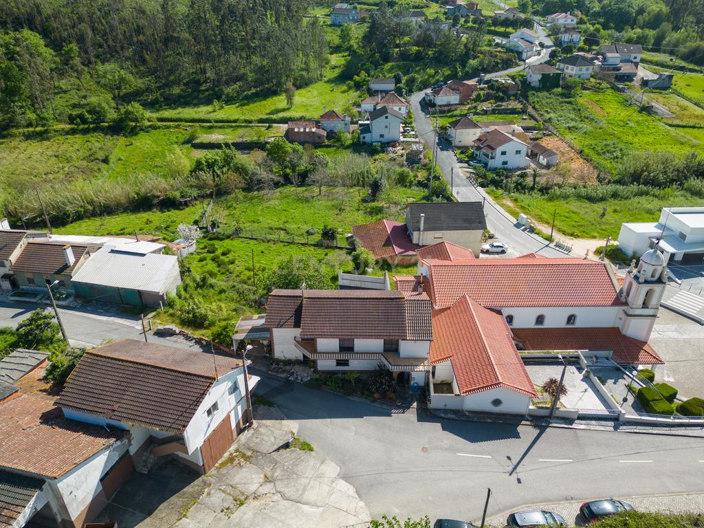 Moradia T4 com Terreno em Colmeias, Leiria - Image 10