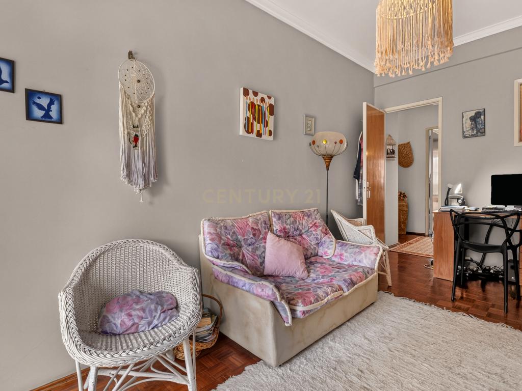 Apartamento T2 com Duas Varandas e Excelente Localização - Image 18