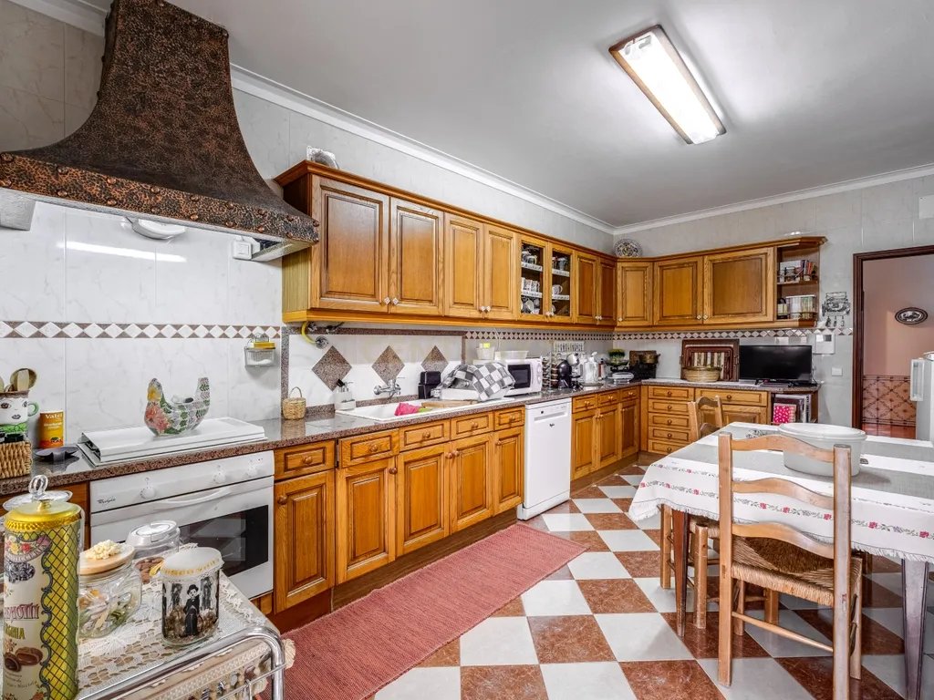 Há casas que se visitam… e há casas que se sentem. Esta é, sem dúvida, uma delas. - Image 19