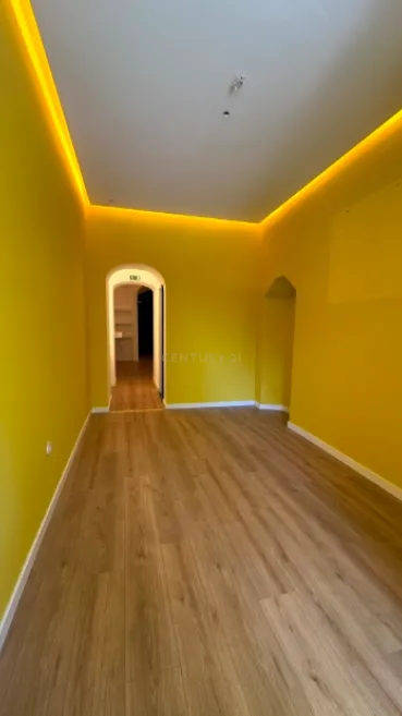 Loja Renovada para arrendar - Santo António, Lisboa - Image 14