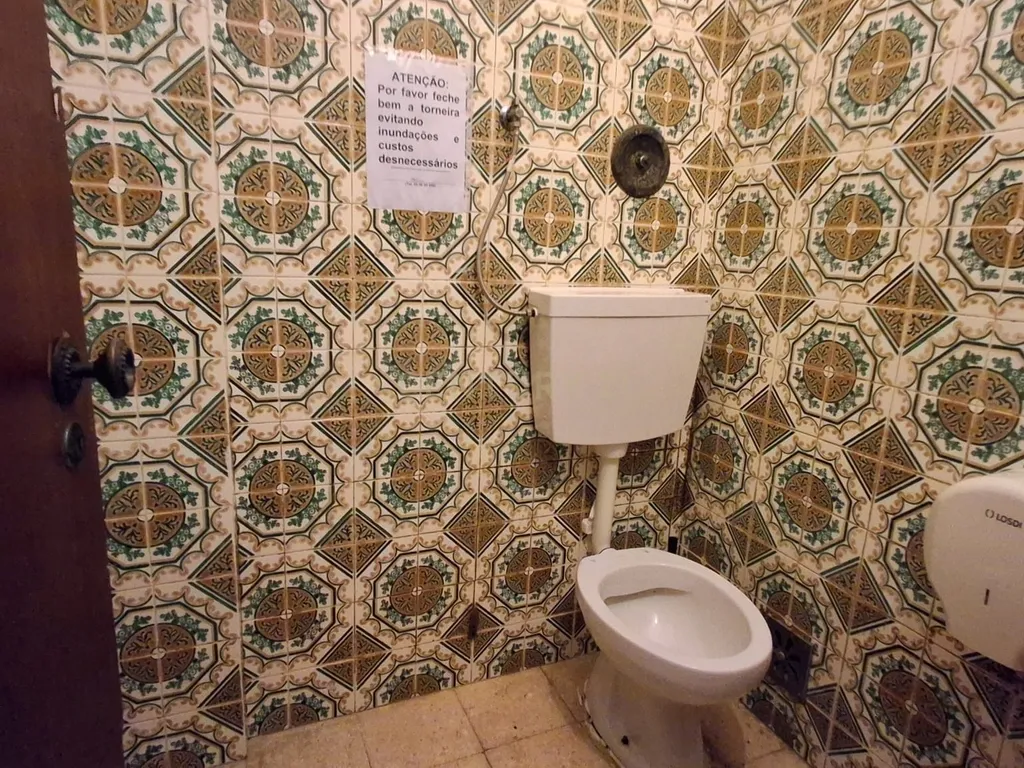 ATENÇÃO INVESTIDORES! Excelente oportunidade de investimento na Amadora. Escritório com 34 m² de área total, dividido em duas salas e corredor. - Image 12