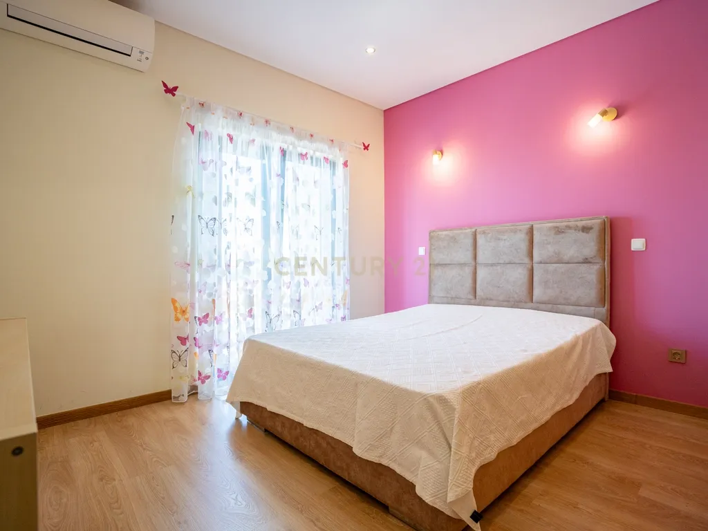 Moradia Contemporânea T4 em Santo António da Charneca - Barreiro - Image 16