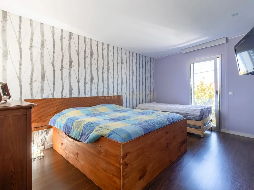 Casa de Luxo com Jardim Piscina e Jacuzzi na Marinha Grande - Image 33