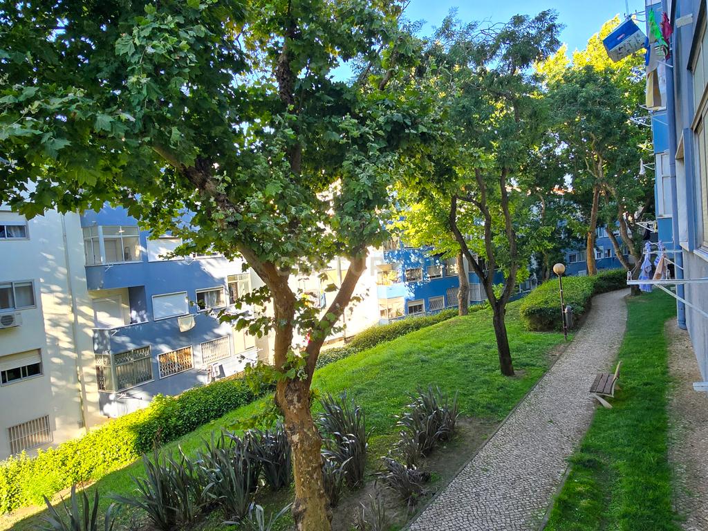 Apartamento T1 com excelente localização no Alto de Algés - Image 17